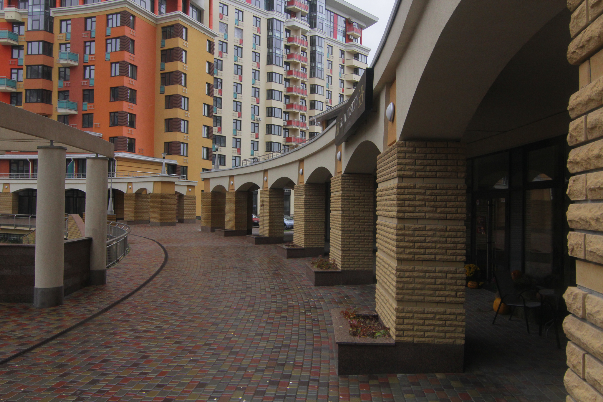 Київ, Ломоносова вул., 71Д