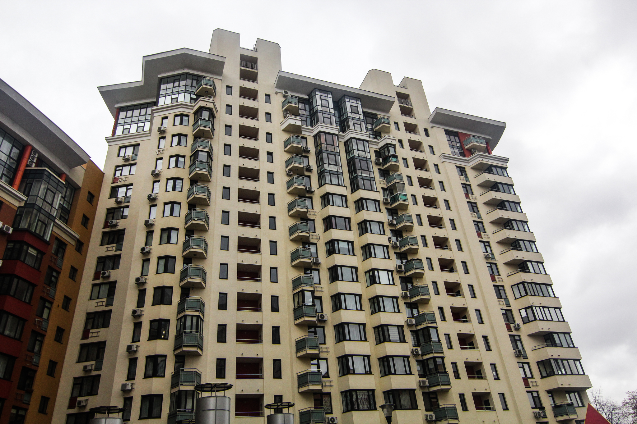 Київ, Ломоносова вул., 73Ж