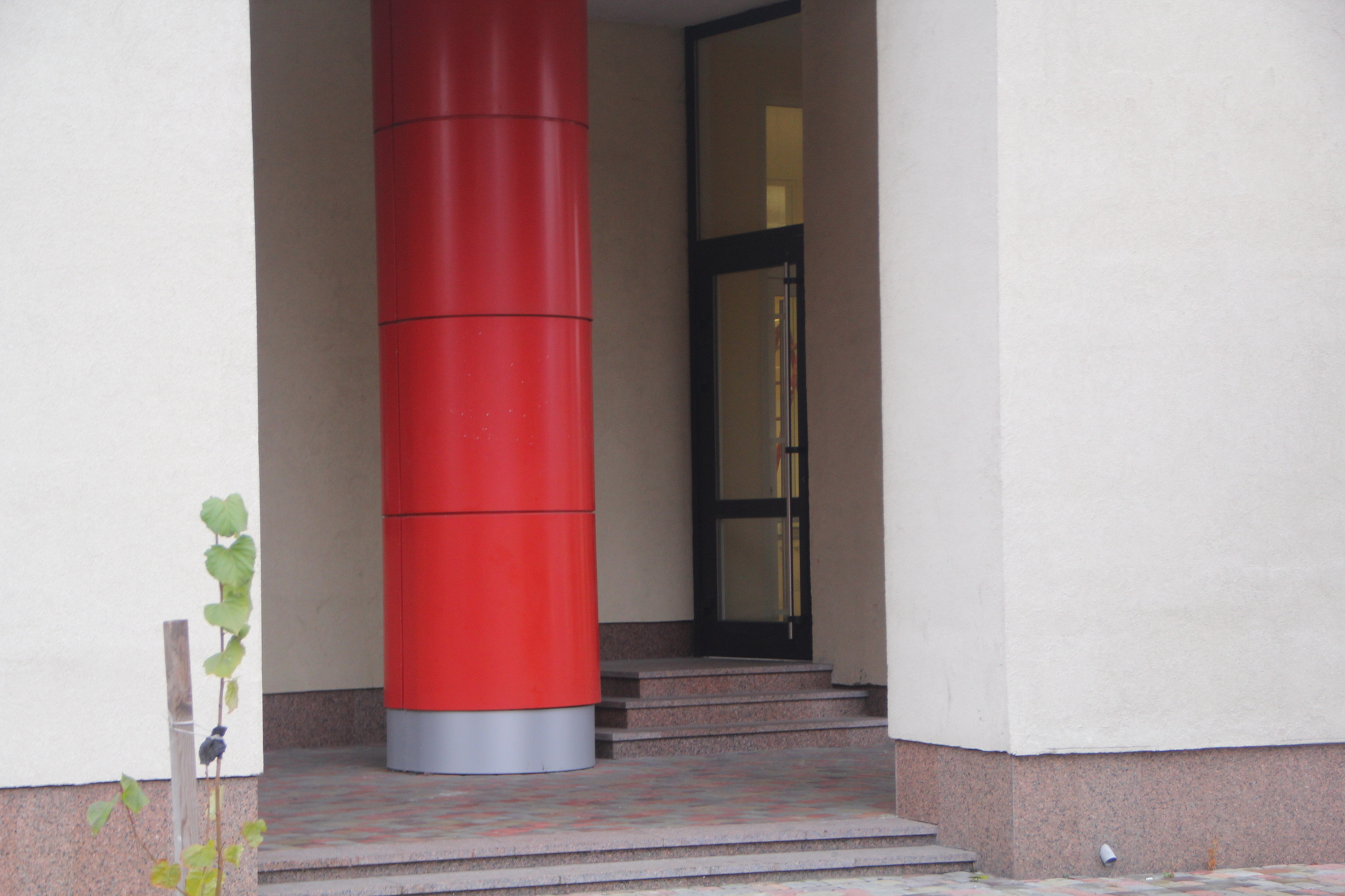 Київ, Ломоносова вул., 73Г