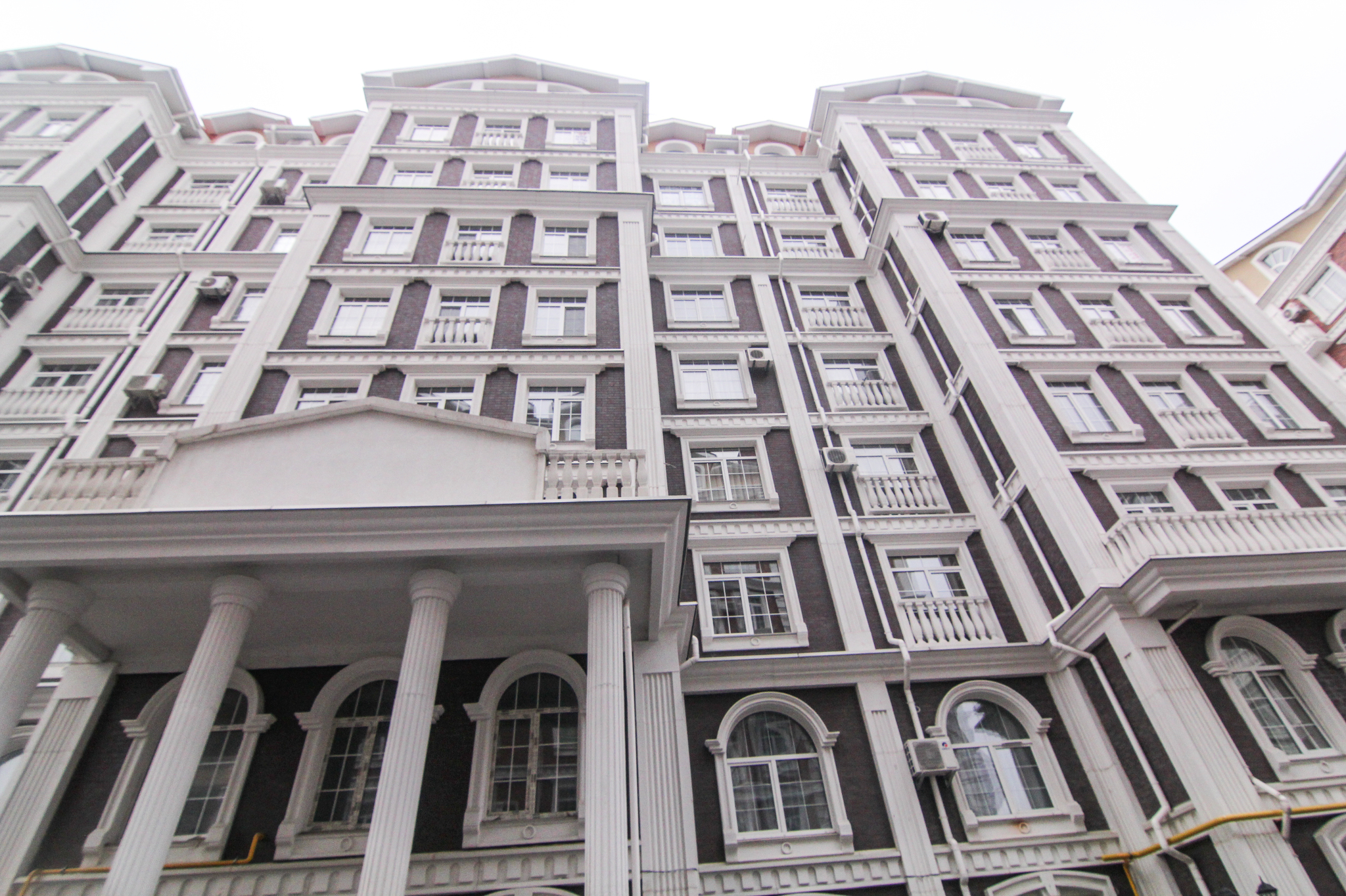 Київ, Дмитра Луценко вул., 14А