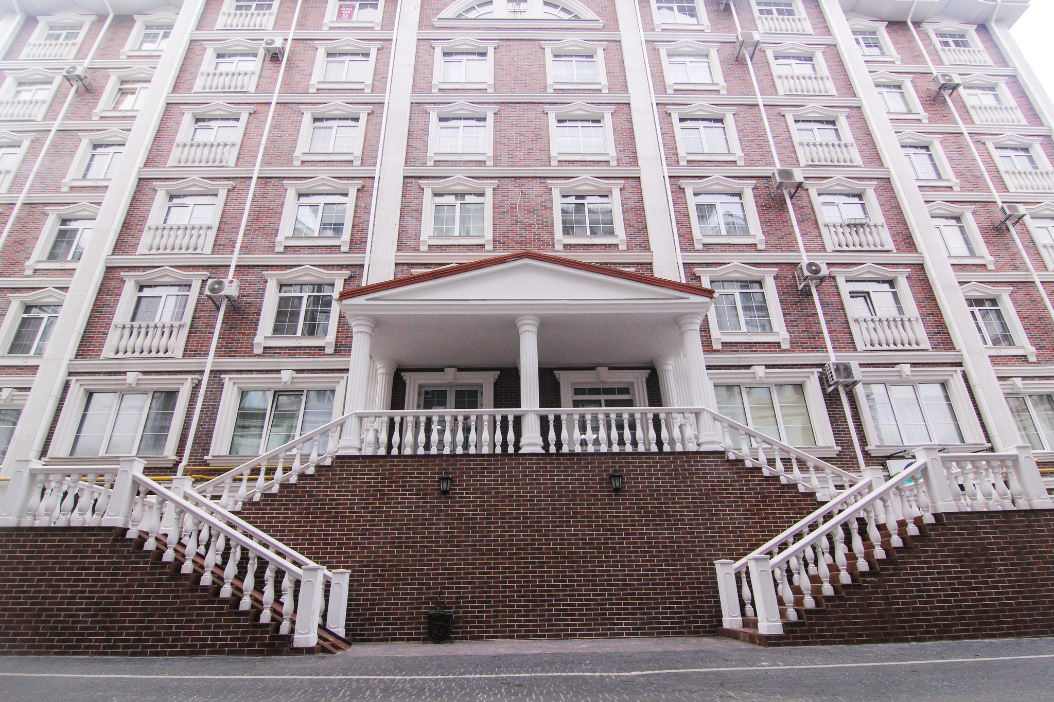 Киев, Дмитрия Луценко ул., 10А