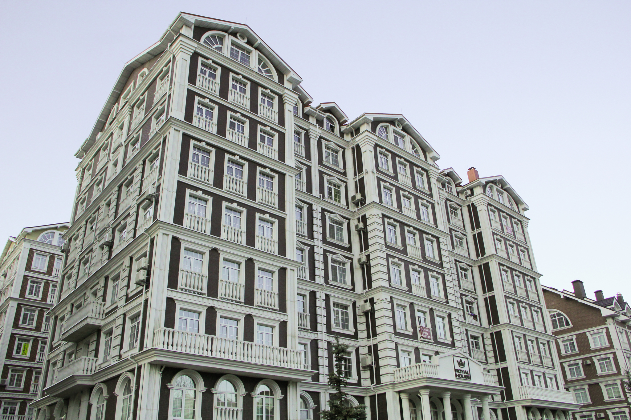 Киев, Дмитрия Луценко ул., 12
