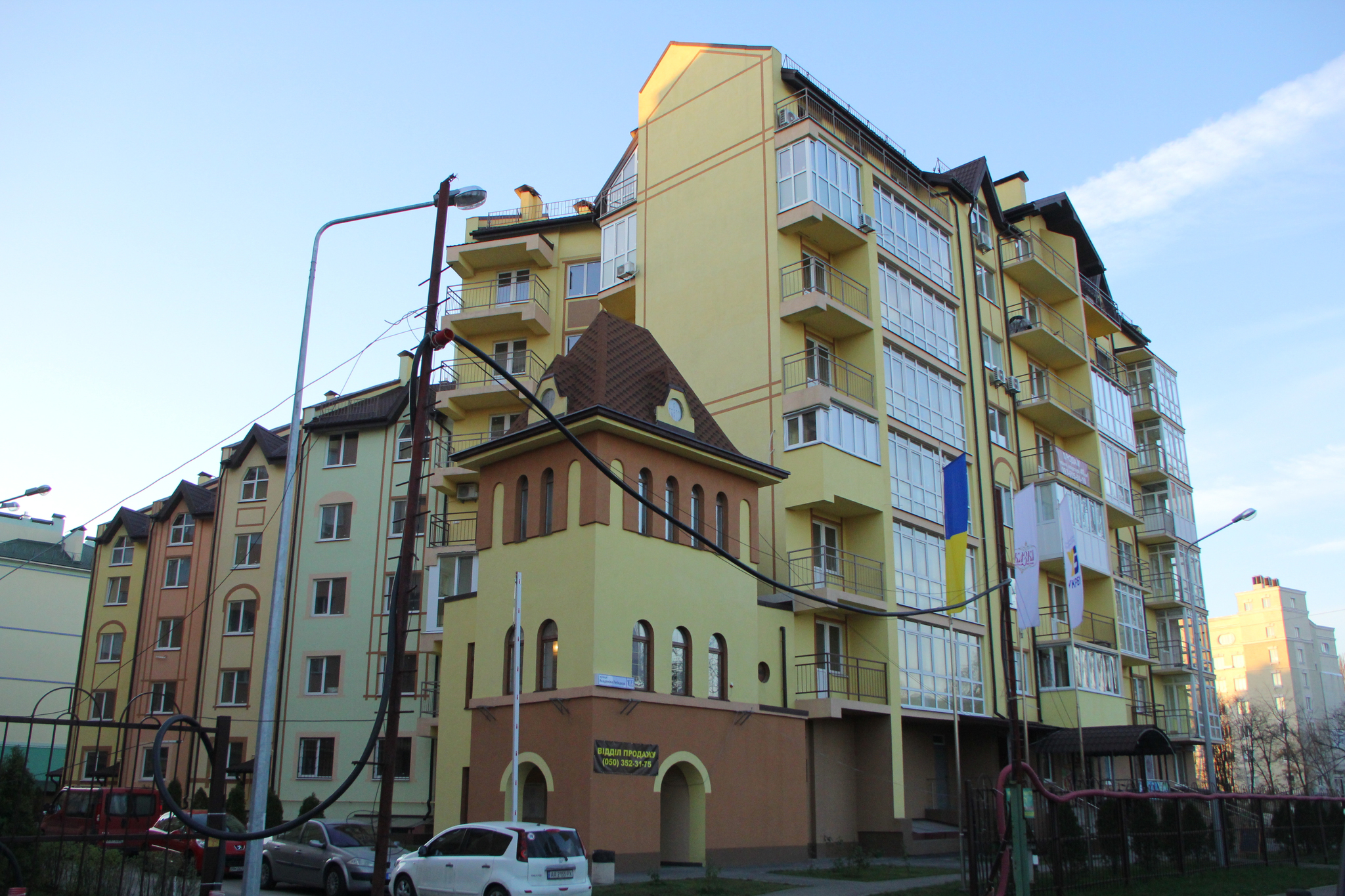 Київ, Академіка Лєбєдєва вул., 1 К2