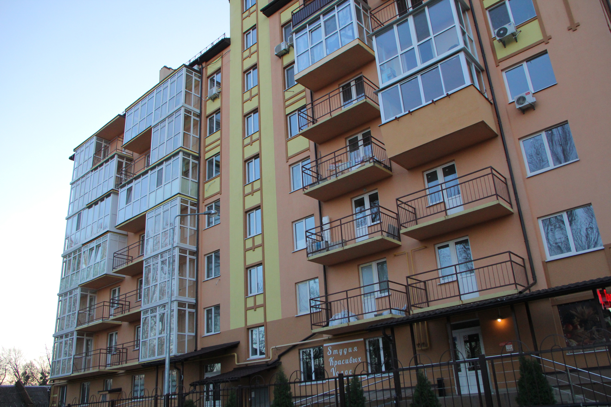 Київ, Академіка Лєбєдєва вул., 1 К2