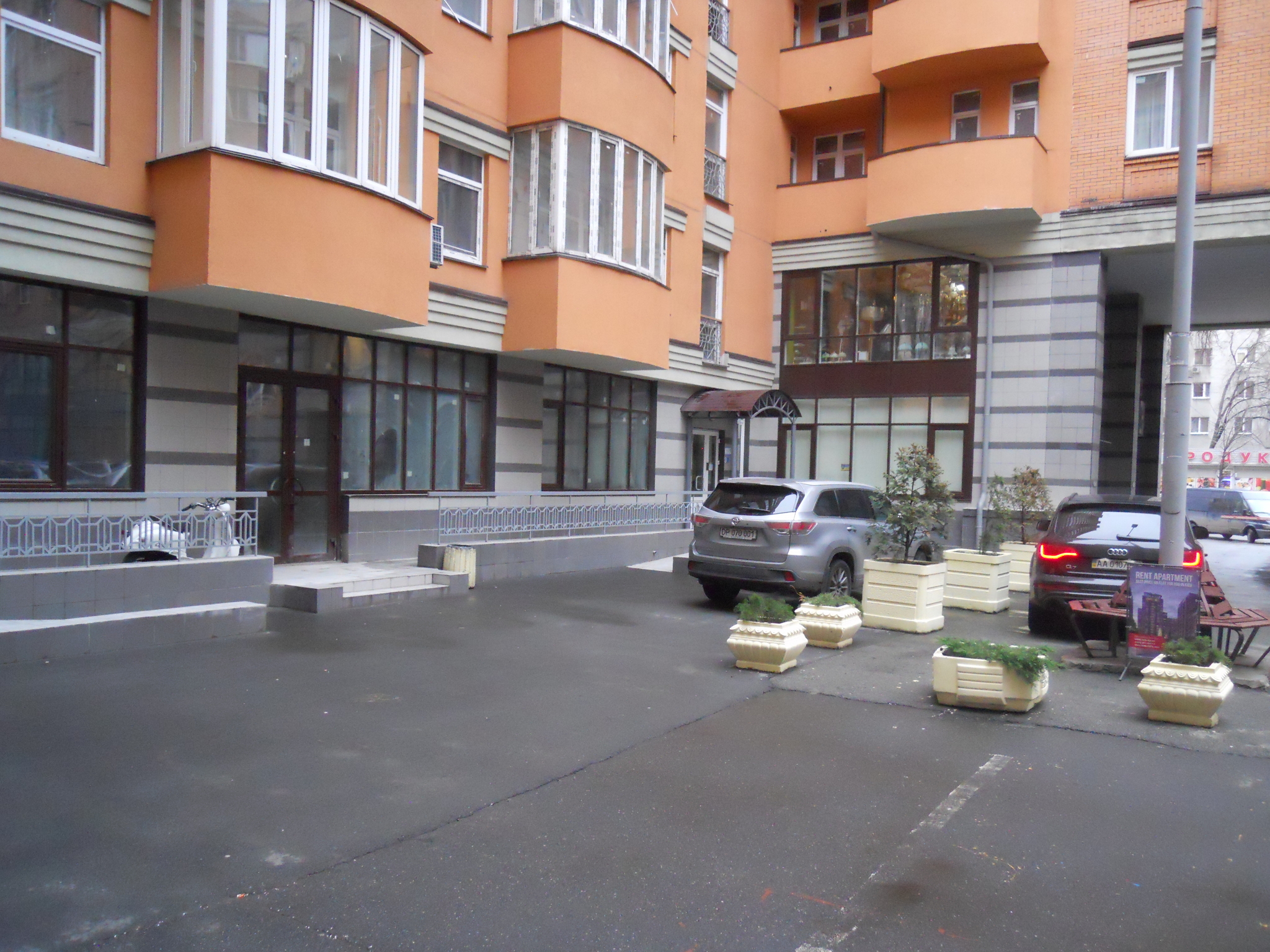 Київ, Золотоустівська вул., 47-49