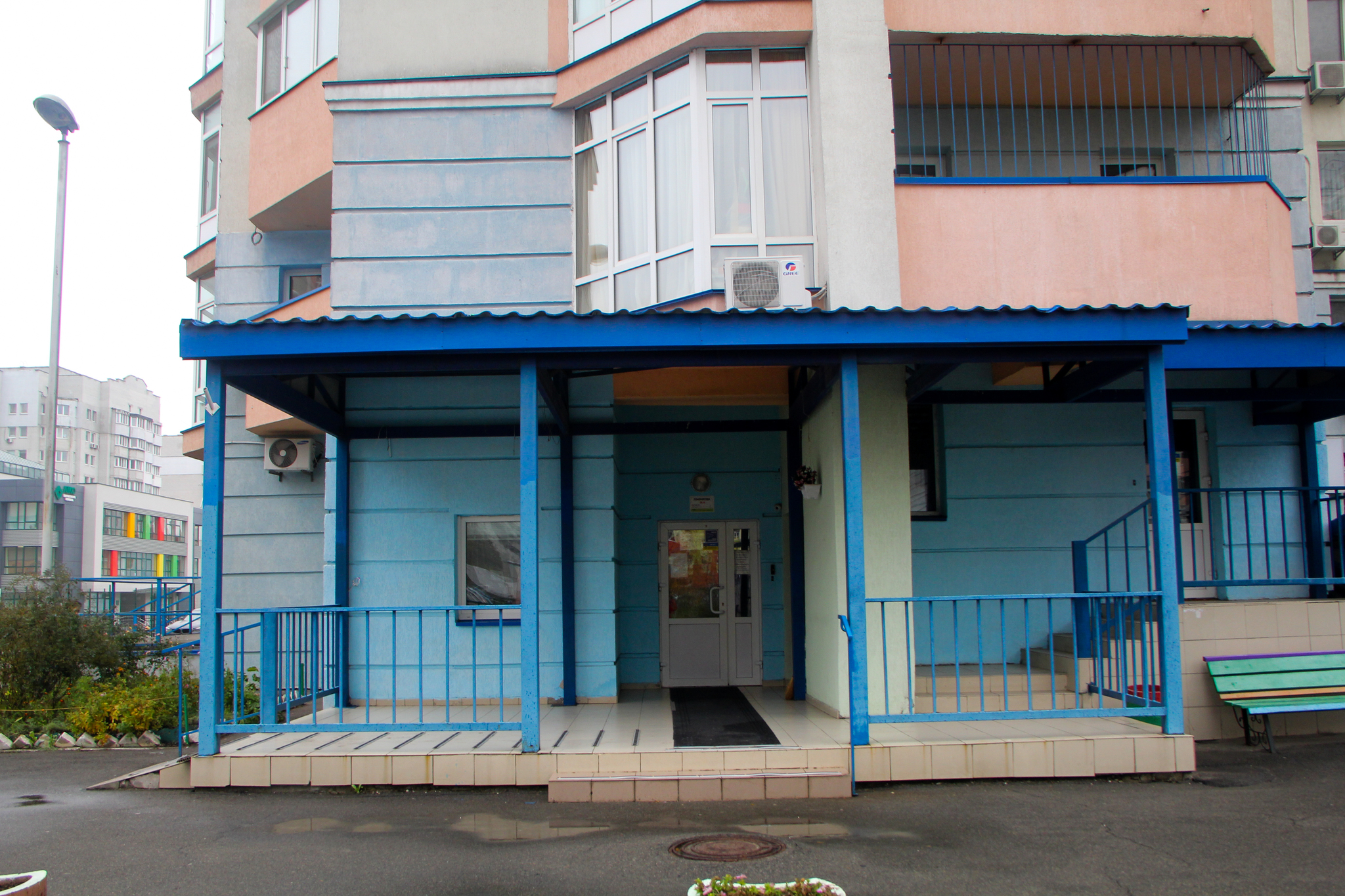 Київ, Ломоносова вул., 54А