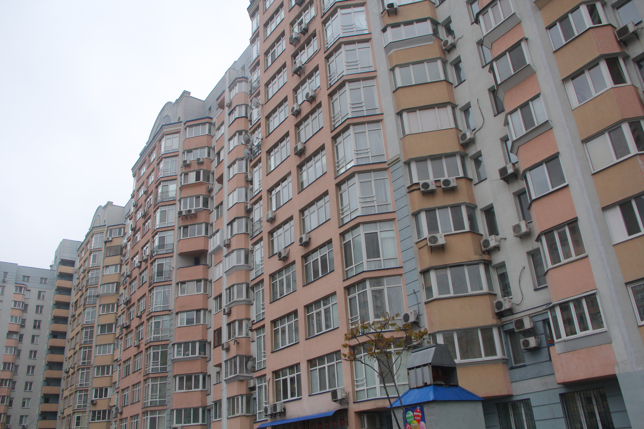 Київ, Ломоносова вул., 58А