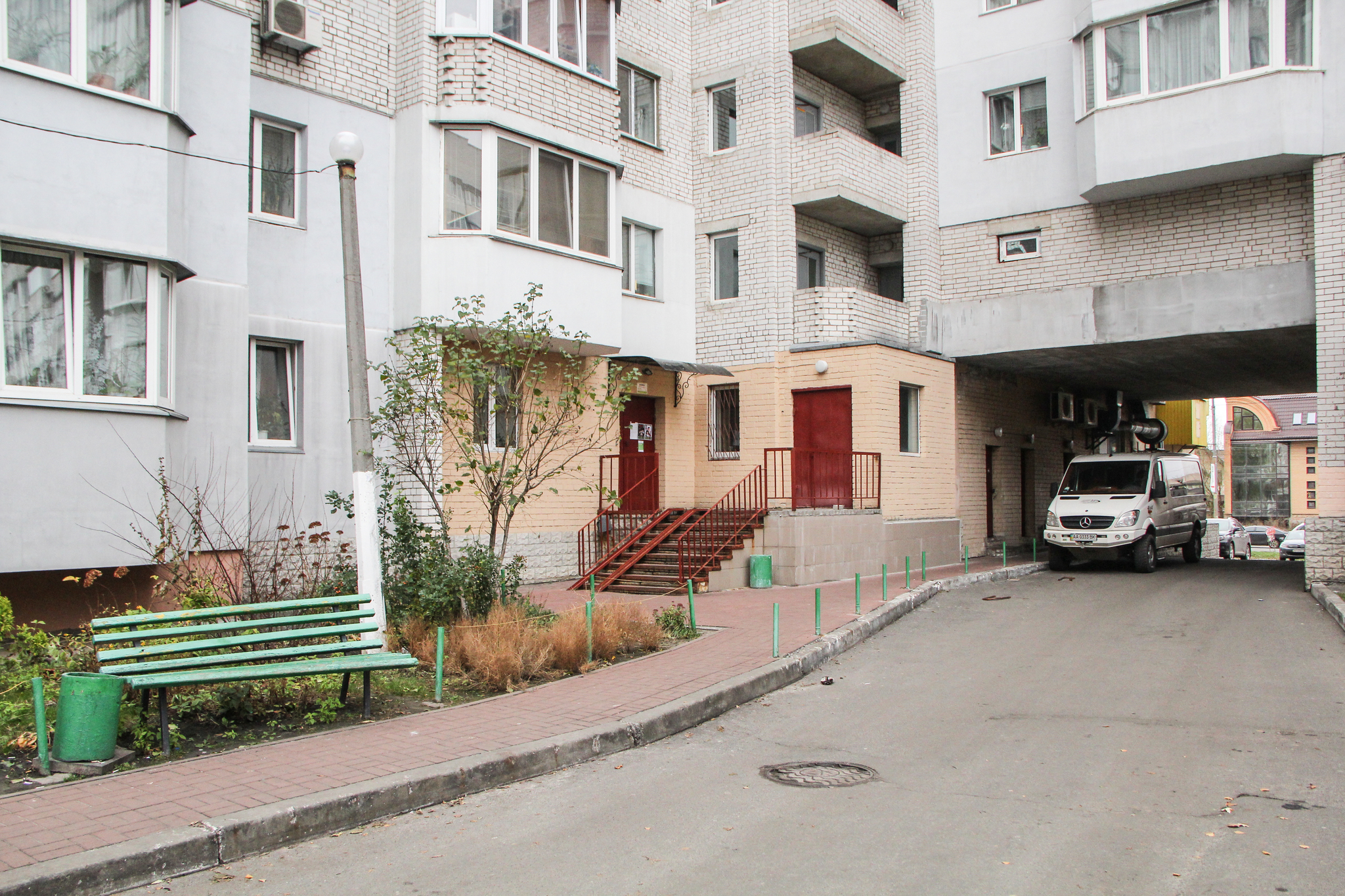 Київ, Маршала Конєва вул., 9