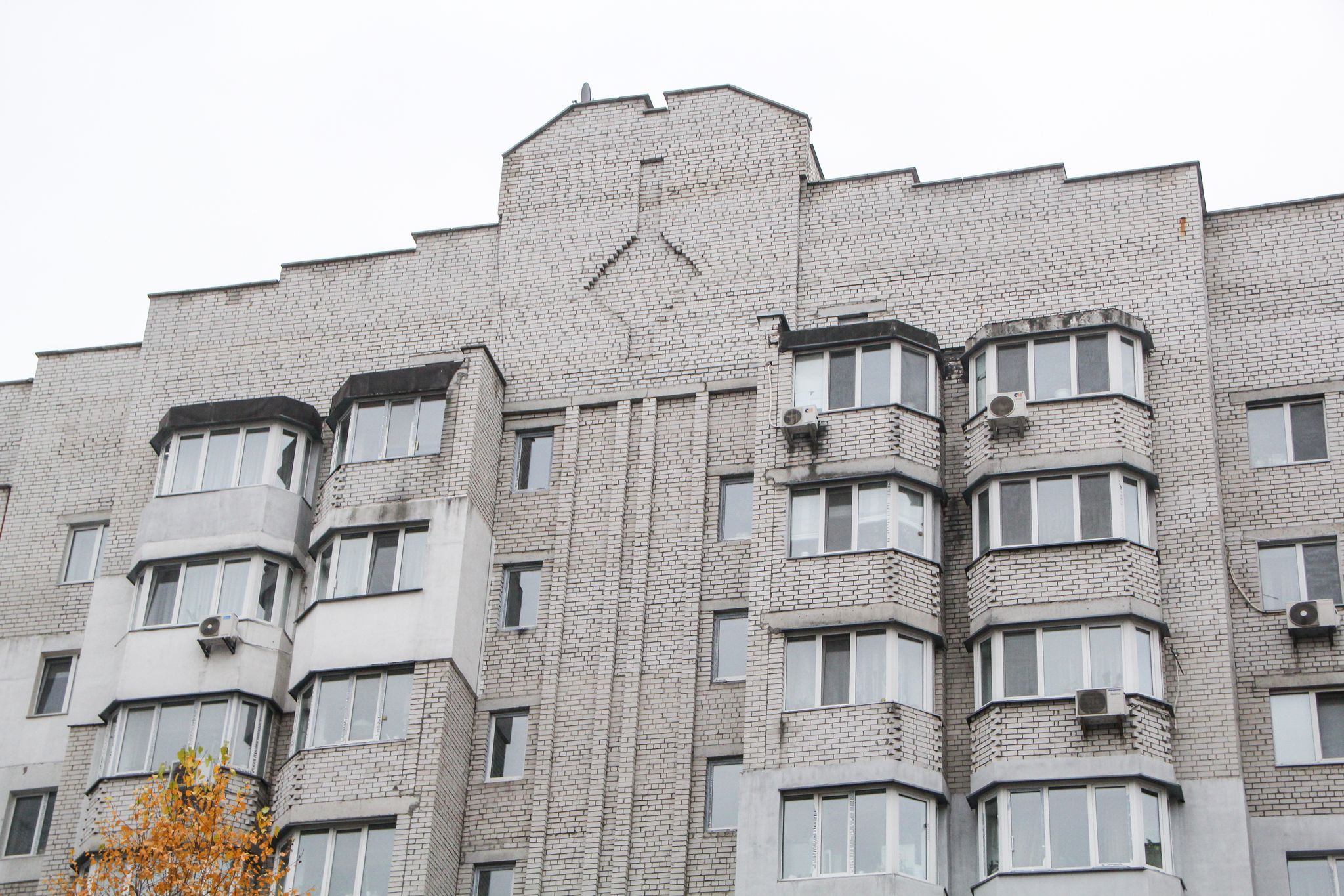 Київ, Маршала Конєва вул., 9