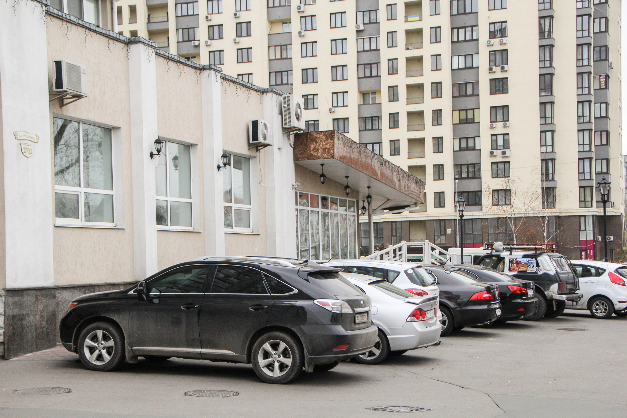 Київ, Маршала Конєва вул., 9