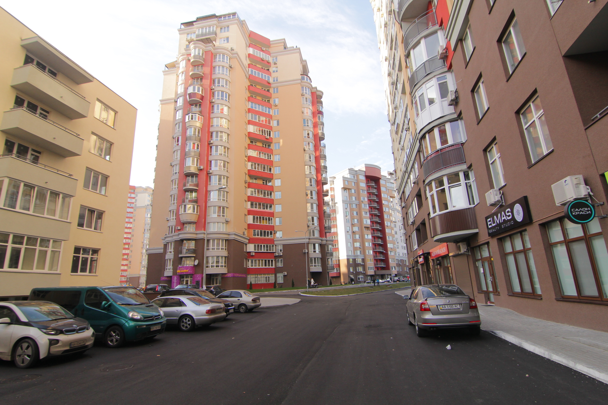 Київ, Ломоносова вул., 48А
