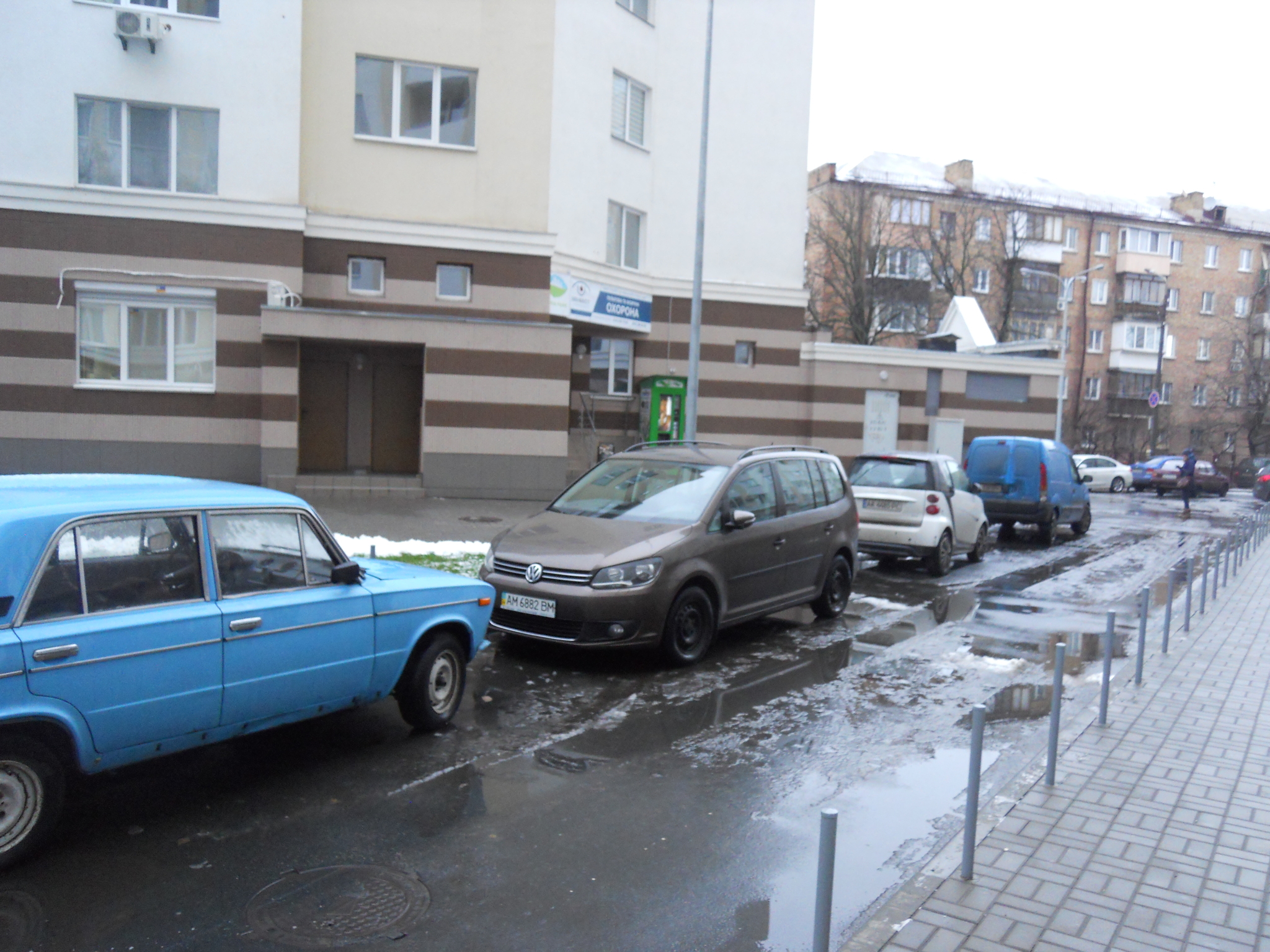 Киев, Нивская ул., 2Л