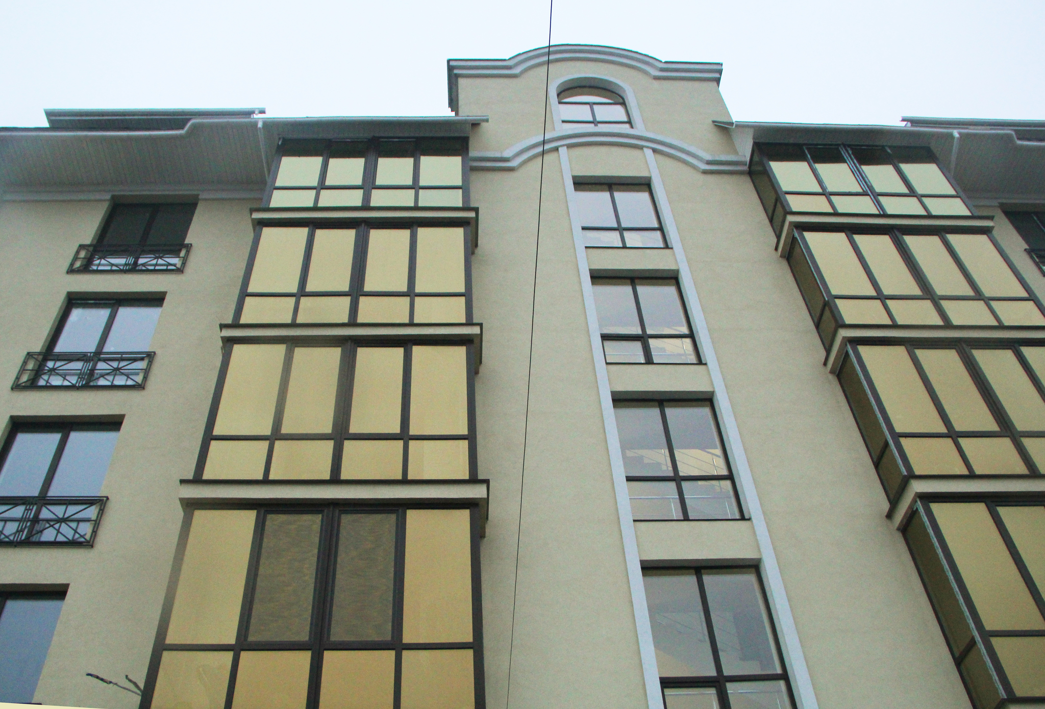 Київська обл., Києво-Святошинський район, с. Гатне, Абрикосовая вул., 14