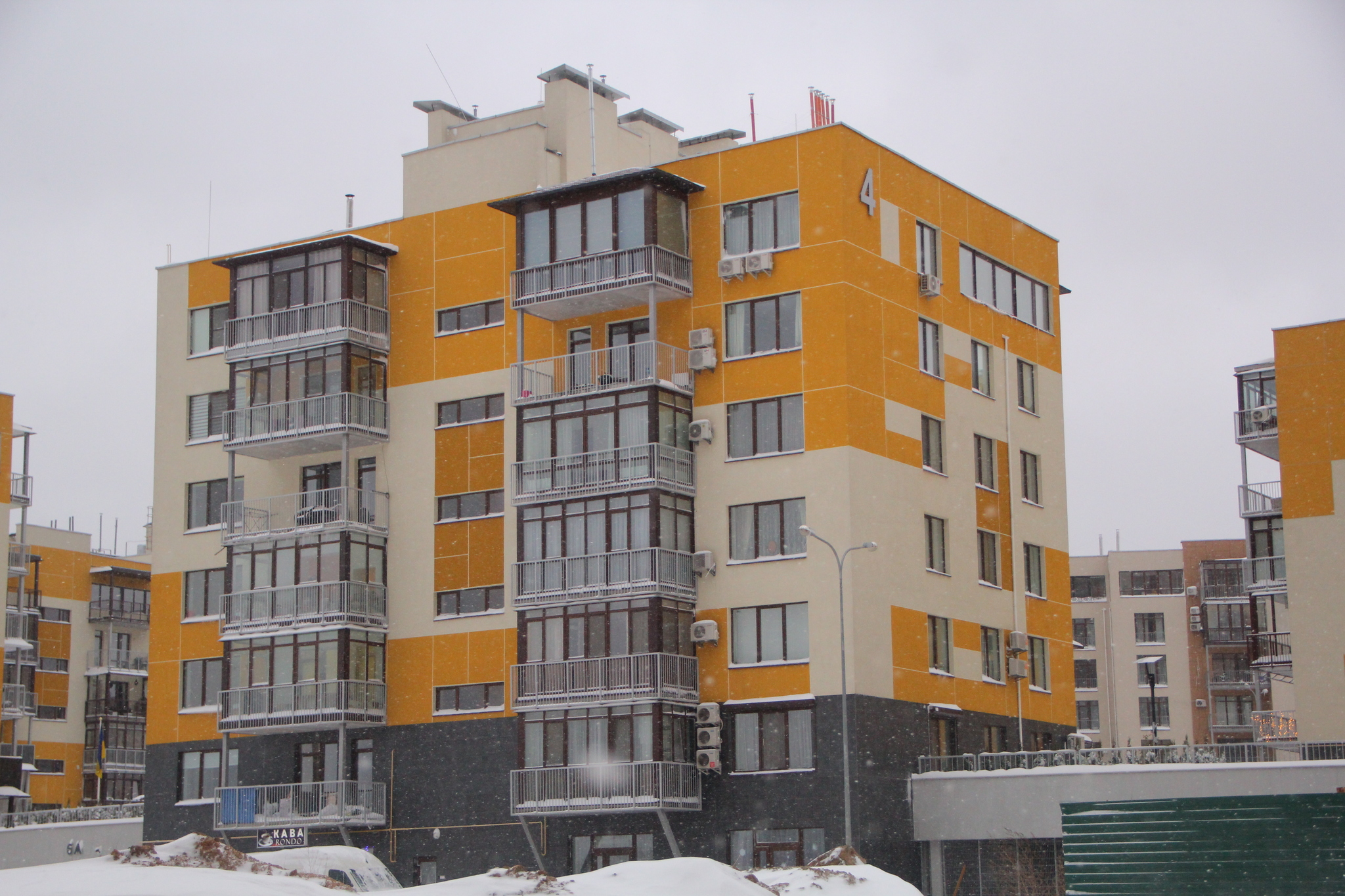 Київ, Сергія Данченка вул., 4