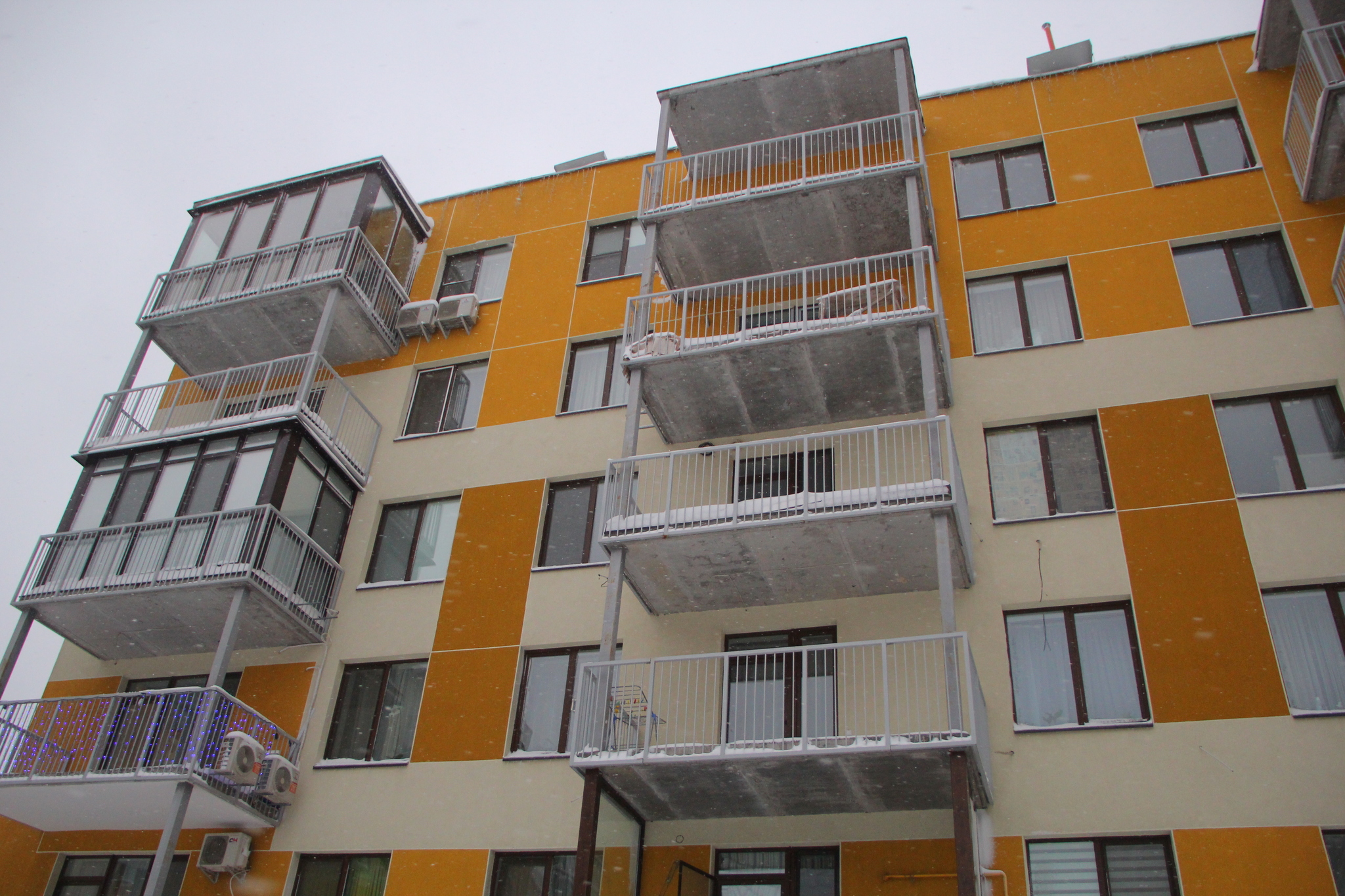 Київ, Сергія Данченка вул., 4