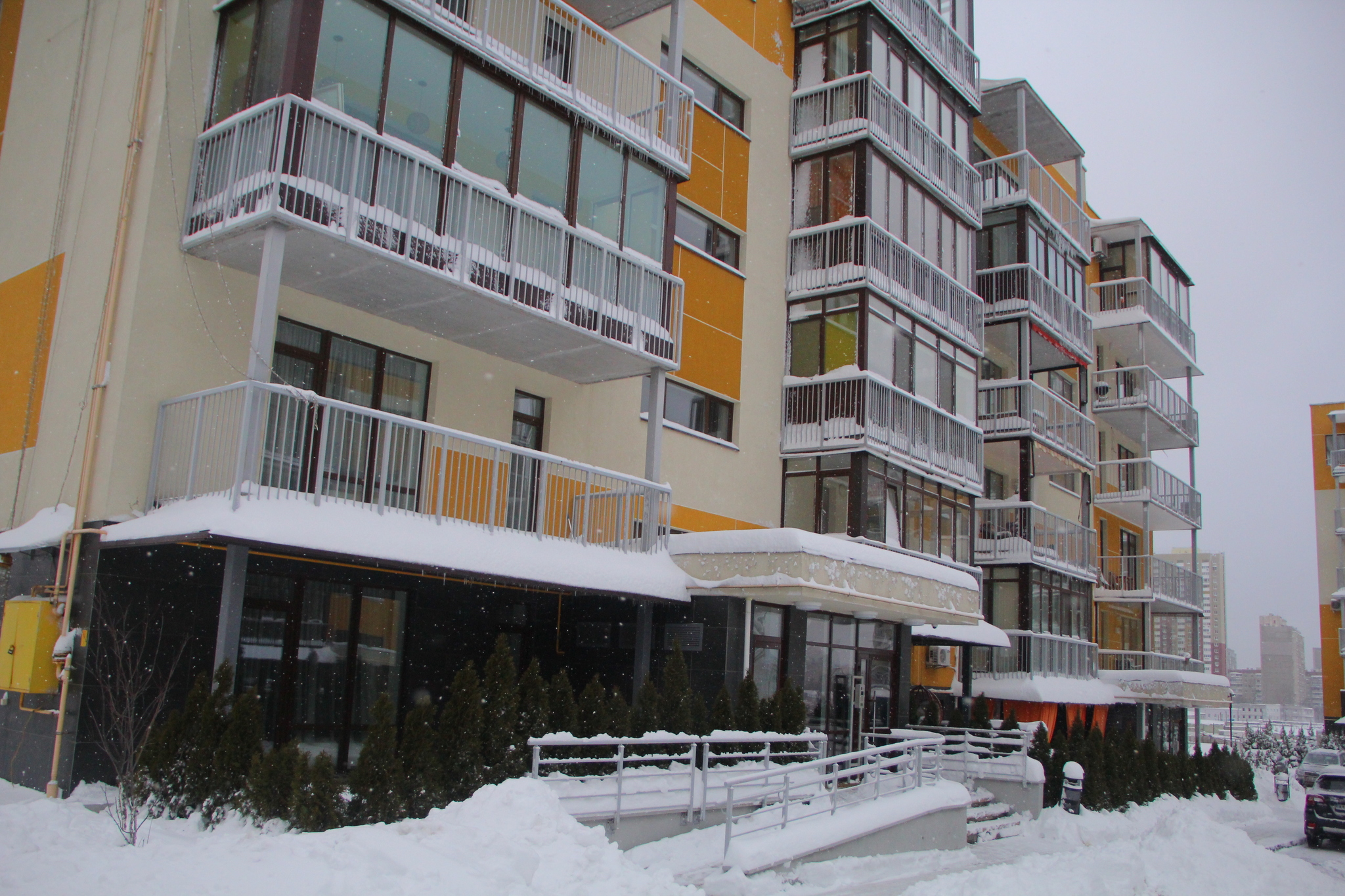 Київ, Івана Кавалерідзе вул., 7