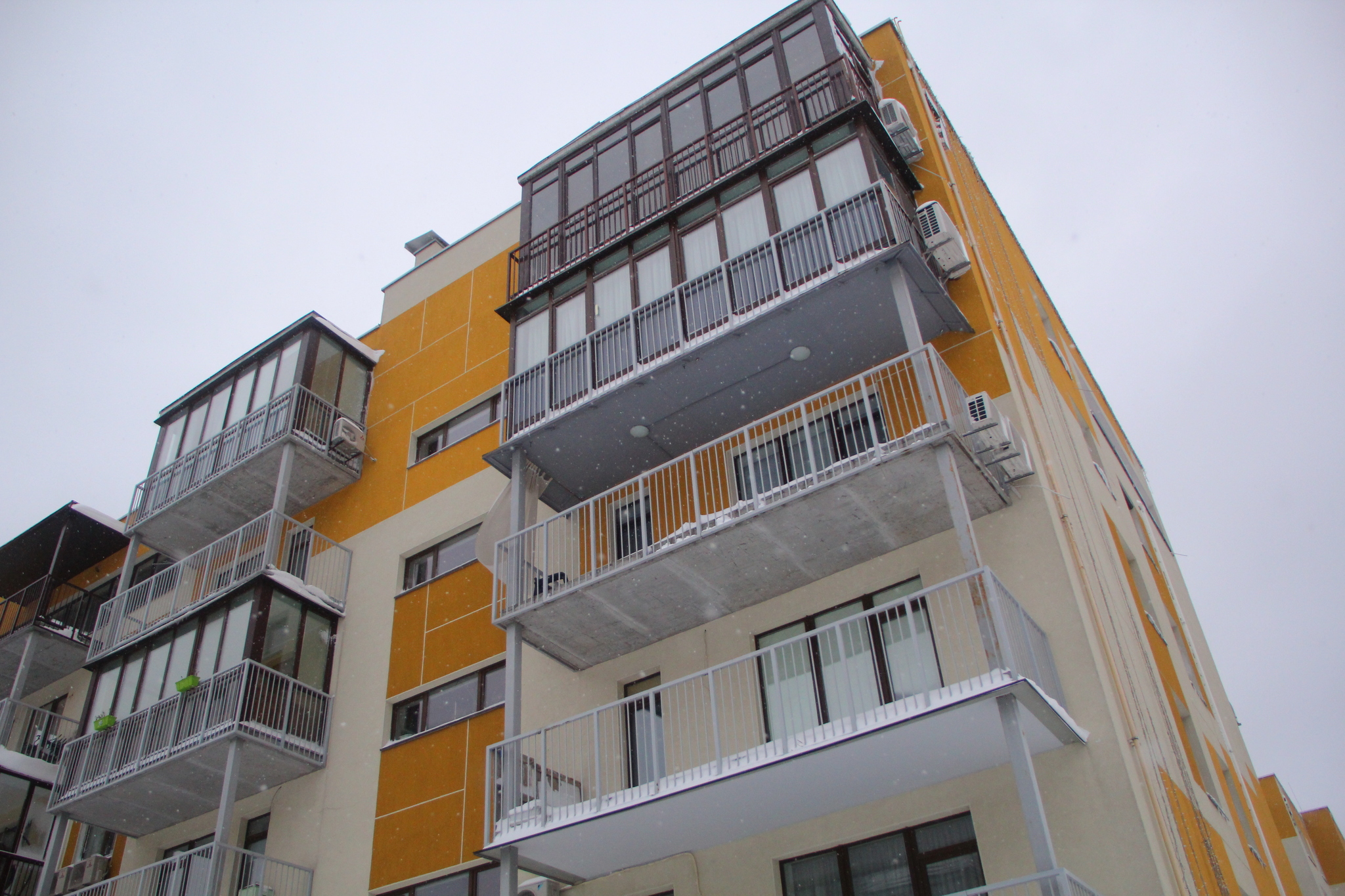 Київ, Івана Кавалерідзе вул., 7