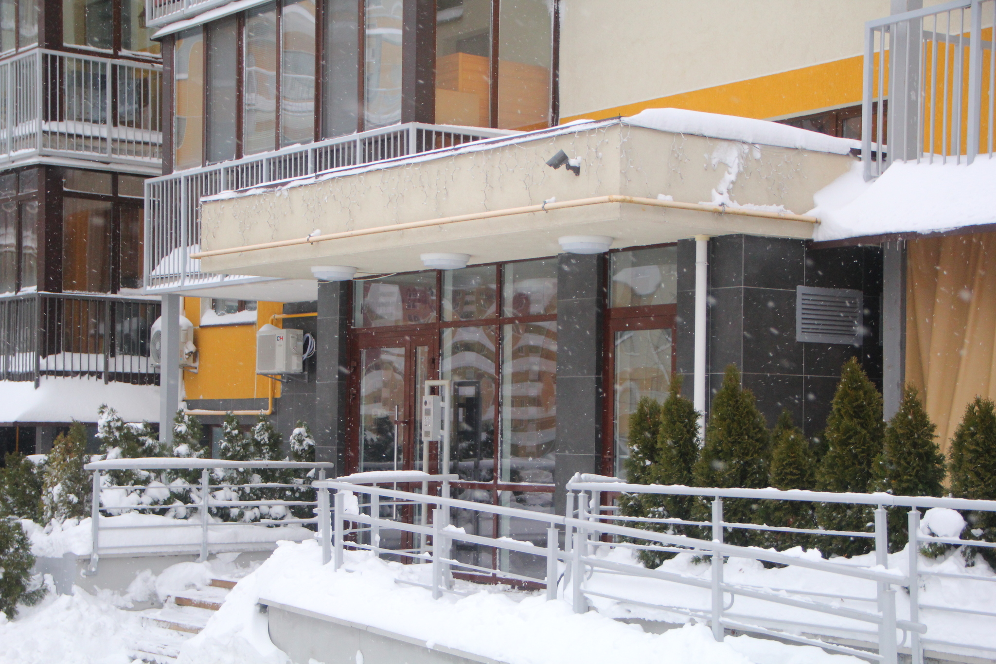 Київ, Івана Кавалерідзе вул., 7