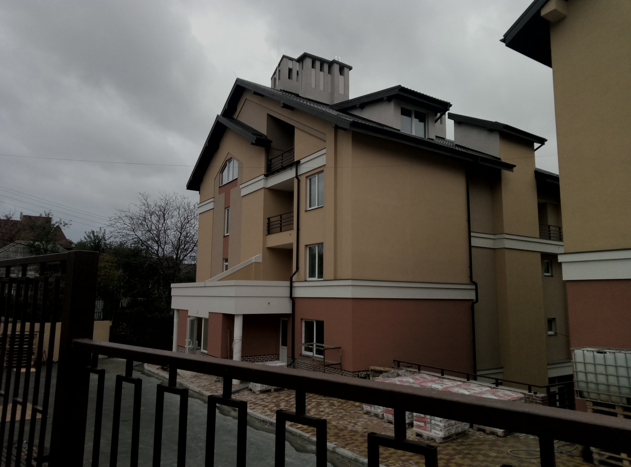 Київ, Батумська вул., 9А