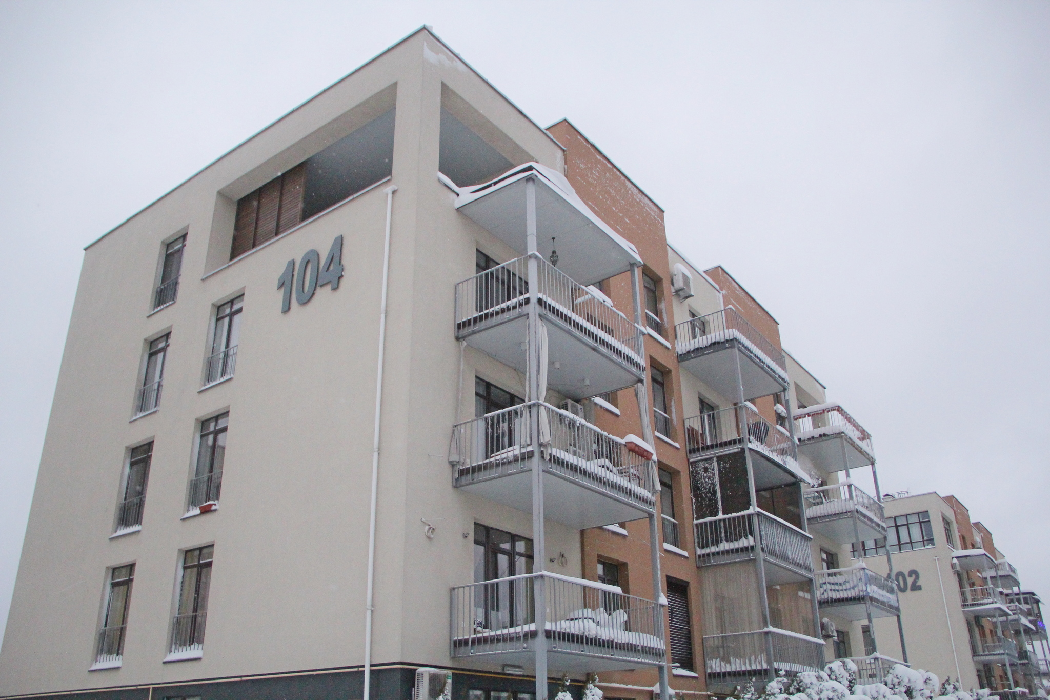 Київ, Замковецька вул., 104