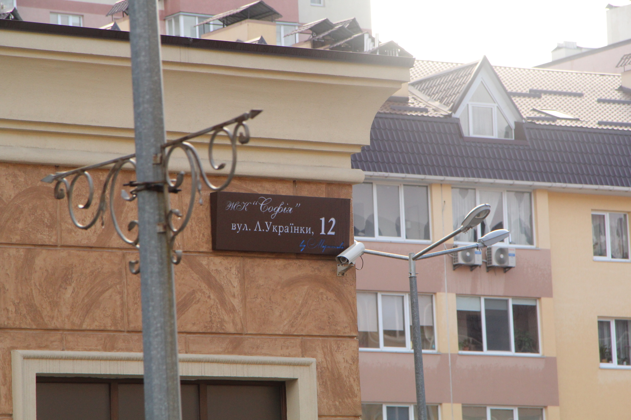 Киевская обл., Киево-Святошинский район, с. Софиевская Борщаговка, Леси Украинки ул., 12