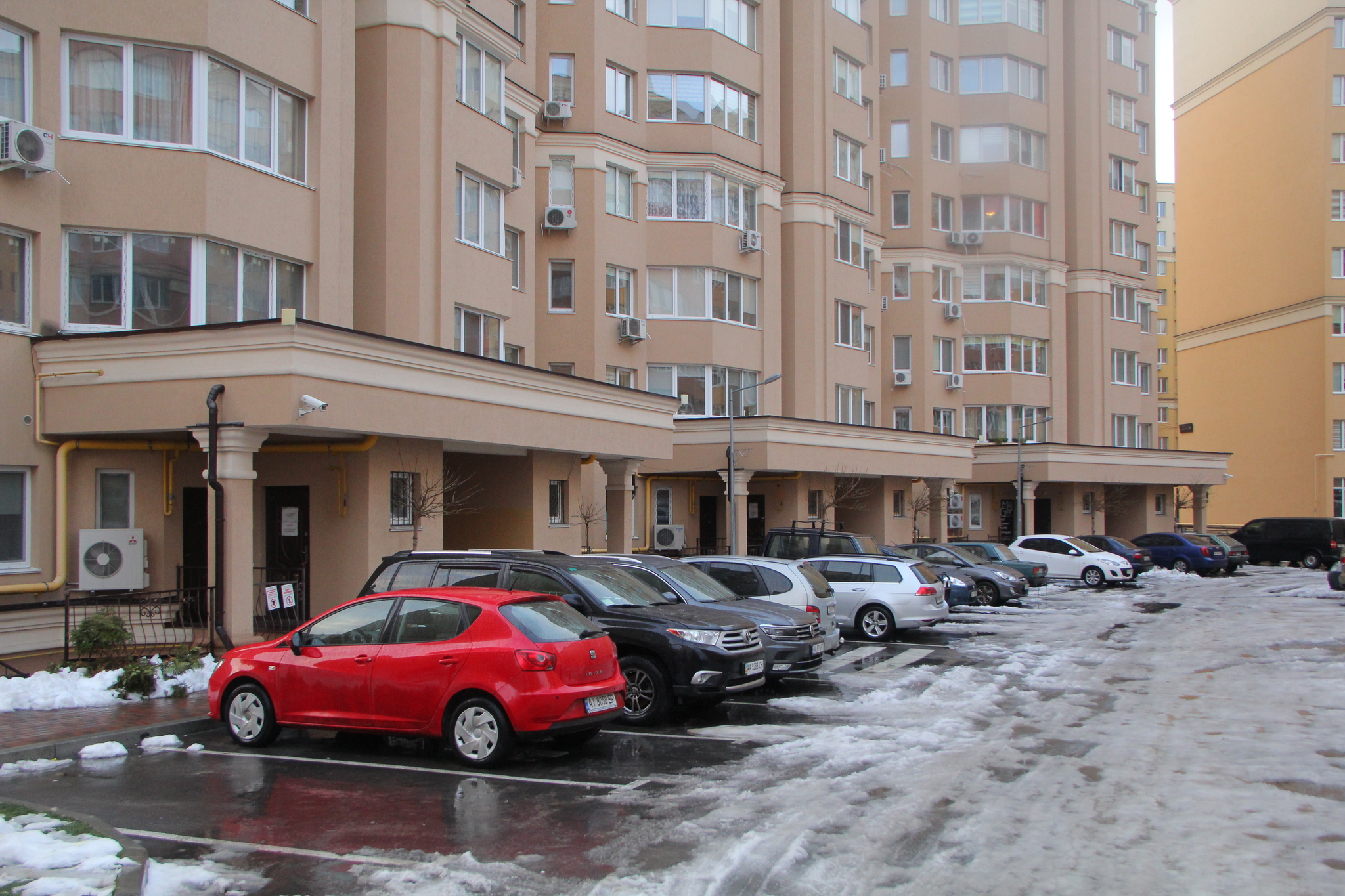 Киевская обл., Киево-Святошинский район, с. Софиевская Борщаговка, Мира ул., 27