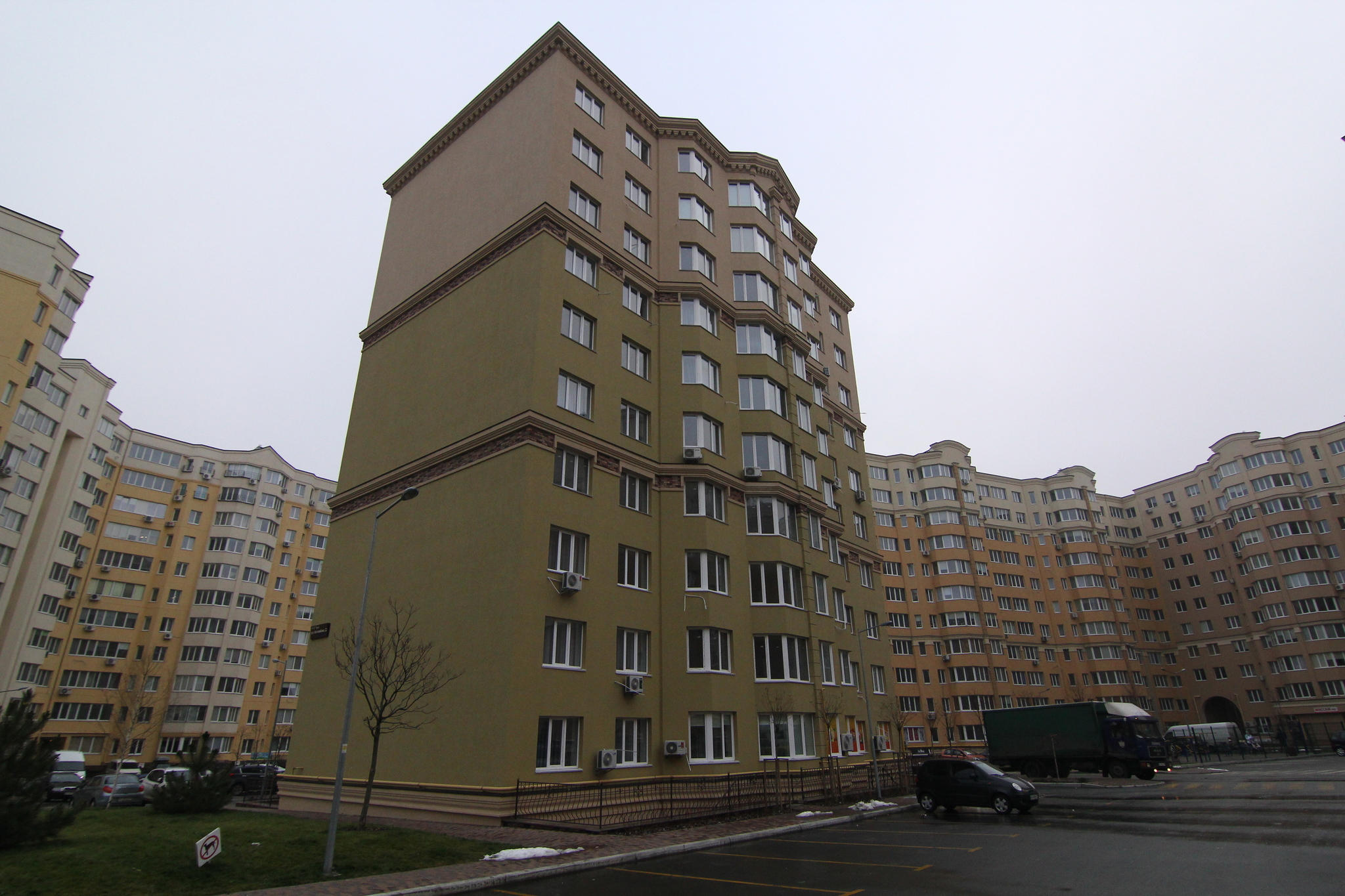 Київська обл., Києво-Святошинський район, с. Софіївська Борщагівка, Боголюбова вул., 22