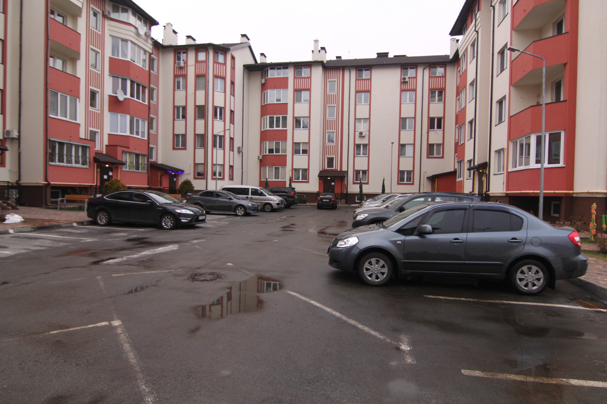 Киевская обл., Киево-Святошинский район, с. Софиевская Борщаговка, Счастливая ул., 50