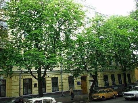 Київ, Ярославів Вал вул., 25
