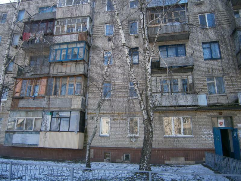 Киевская обл., Барышевский район, пгт Барышевка, Богдана Хмельницкого (Комсомольская) ул., 22