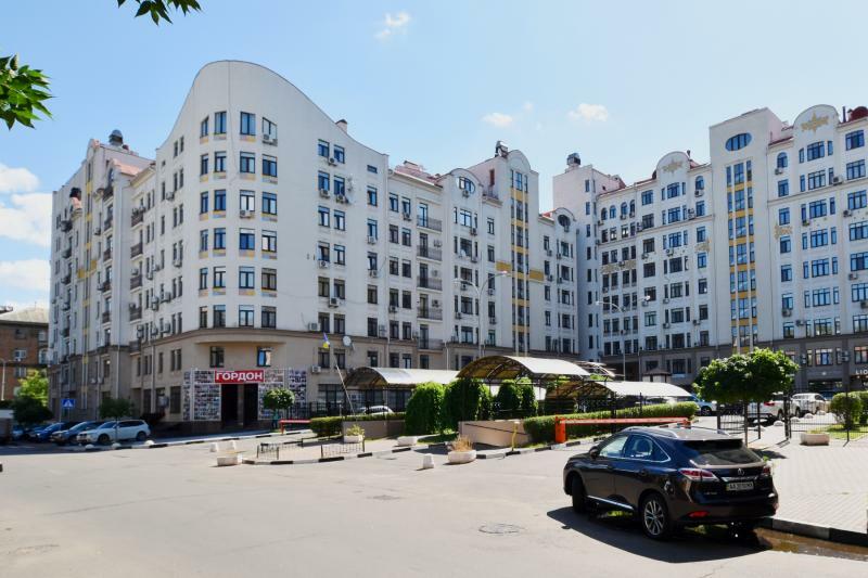 Аренда 3-комнатной квартиры 125 м², Щекавицкая ул., 30/39