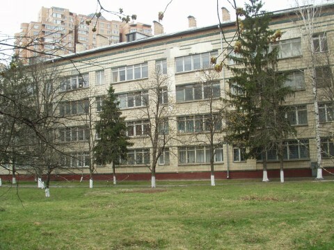 Київ, Ентузіастів вул., 7/4