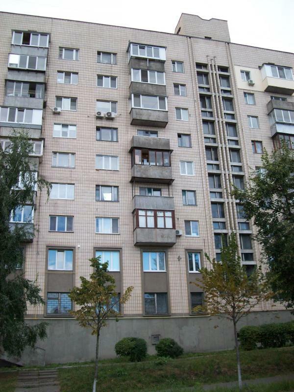 Киев, Стадионная ул., 13