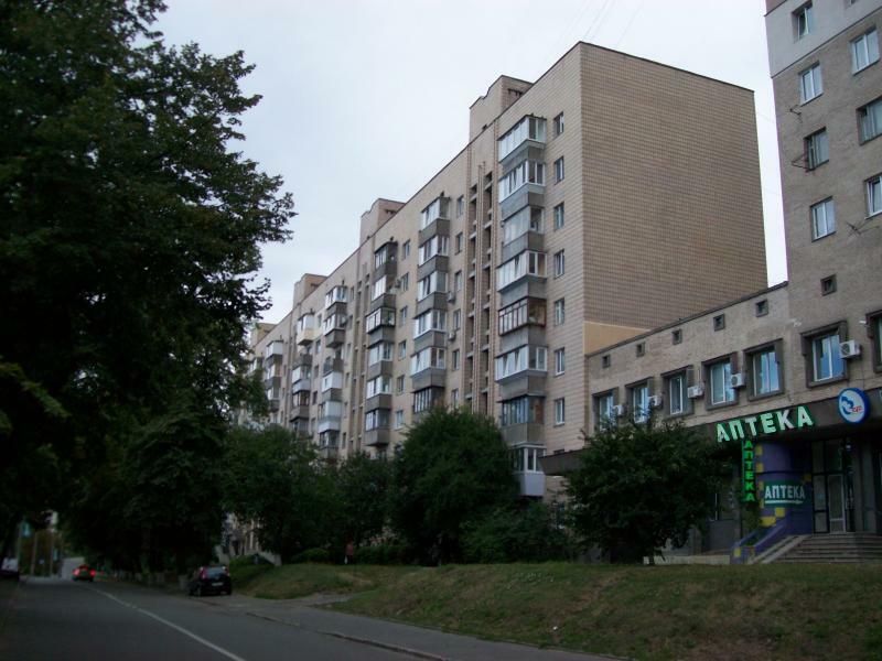 Киев, Стадионная ул., 13