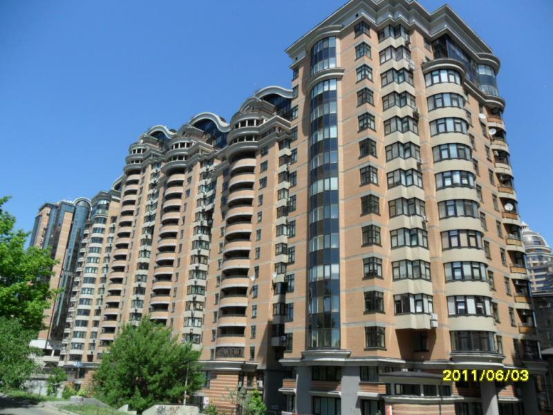 Продаж 4-кімнатної квартири 195 м², Старонаводницька вул., 13