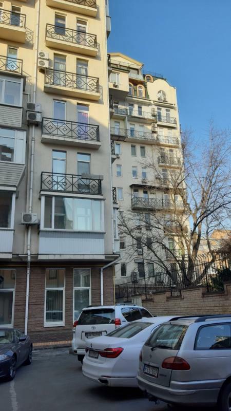 Продаж 2-кімнатної квартири 110 м², Хорива вул., 39-41