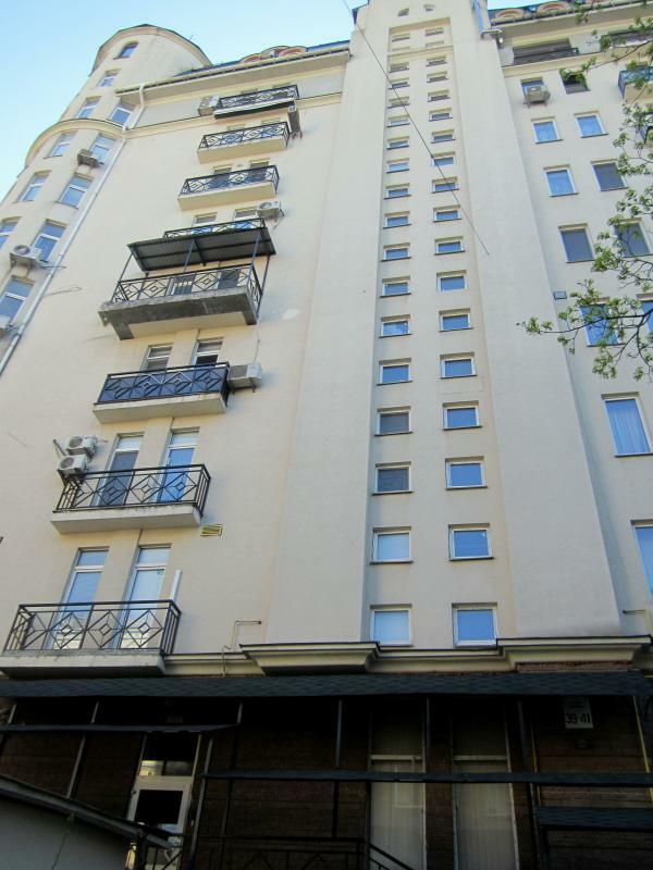 Продаж 2-кімнатної квартири 110 м², Хорива вул., 39-41