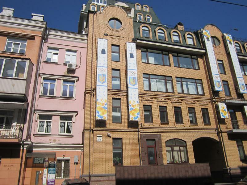 Продаж 2-кімнатної квартири 110 м², Хорива вул., 39-41