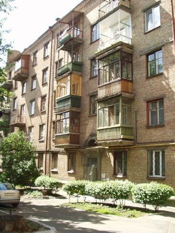 Киев, Чешская ул., 9