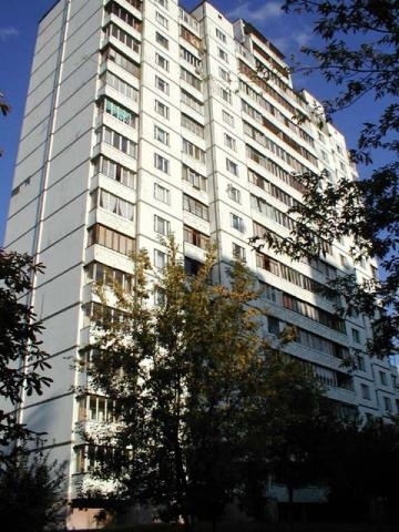 Киев, Якуба Коласа ул., 4