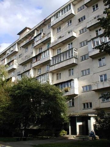 Київ, Якуба Коласа вул., 17