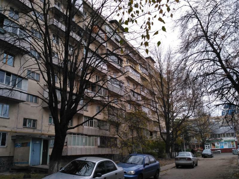 Київ, Якуба Коласа вул., 17