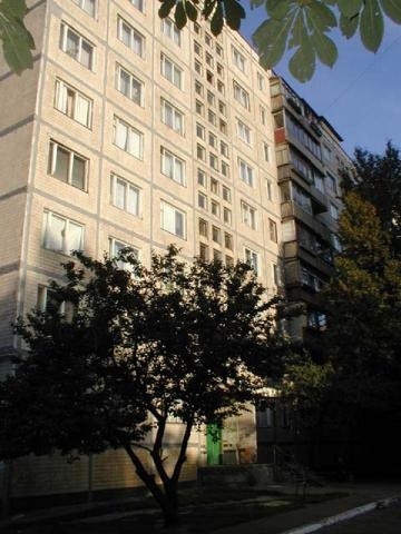 Киев, Якуба Коласа ул., 8Б