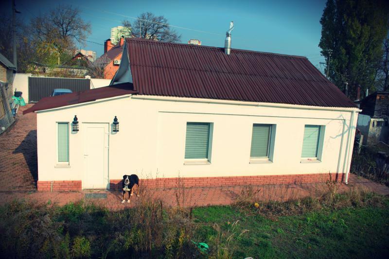 Київ, Трахтемирівська вул., 10