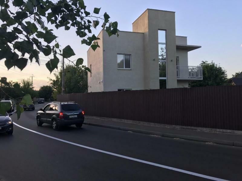 Київ, Зарічна вул., 12/4