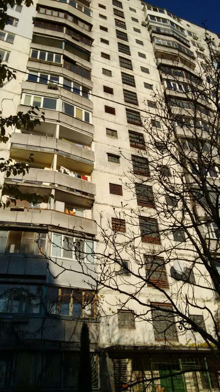 Київ, Ентузіастів вул., 27