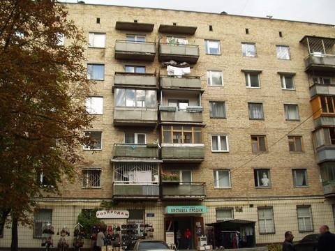 Київ, Тургенівська вул., 74Б