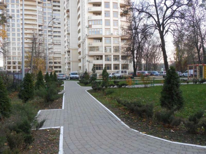 Киев, Парково-Сырецкая ул., 4