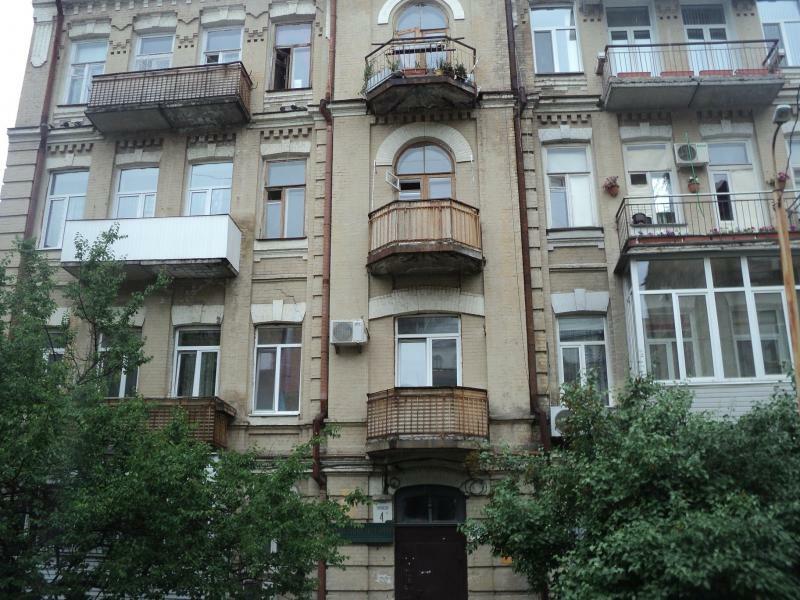 Київ, В'ячеслава Липинського вул., 4В