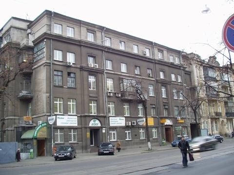 Київ, Саксаганського вул., 77